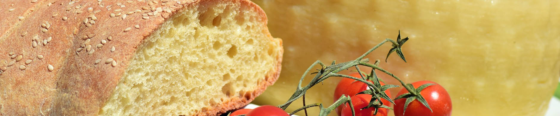 pane, pomodori e formaggio, prodotti tipici salentini